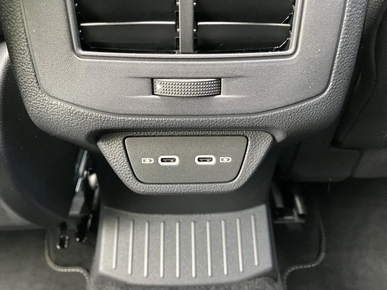 Vehicle Image 42