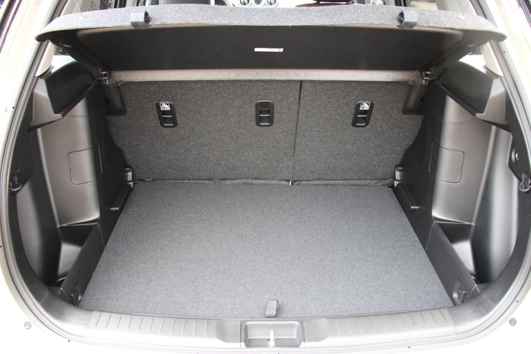 Vehicle Image 12