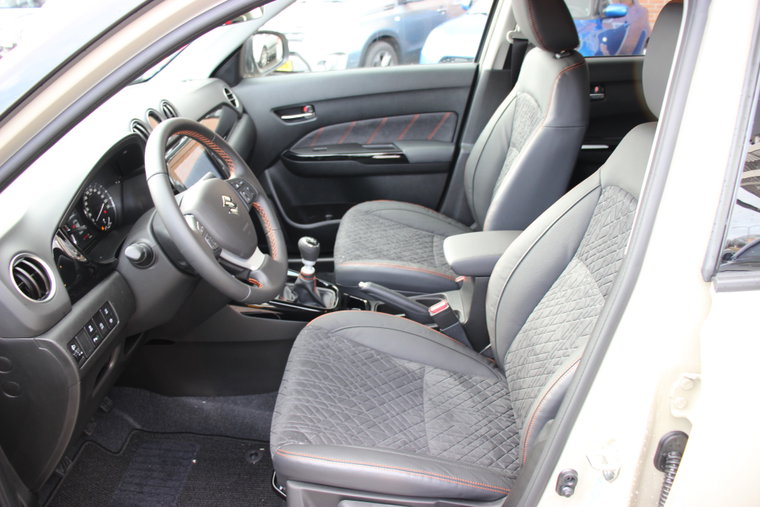 Vehicle Image 10