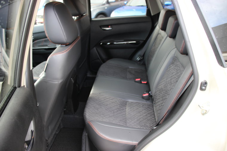 Vehicle Image 11