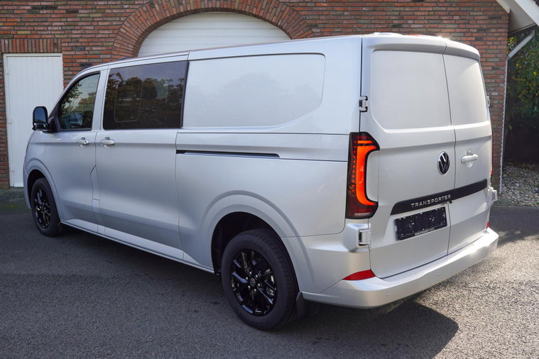 Vehicle Image 22