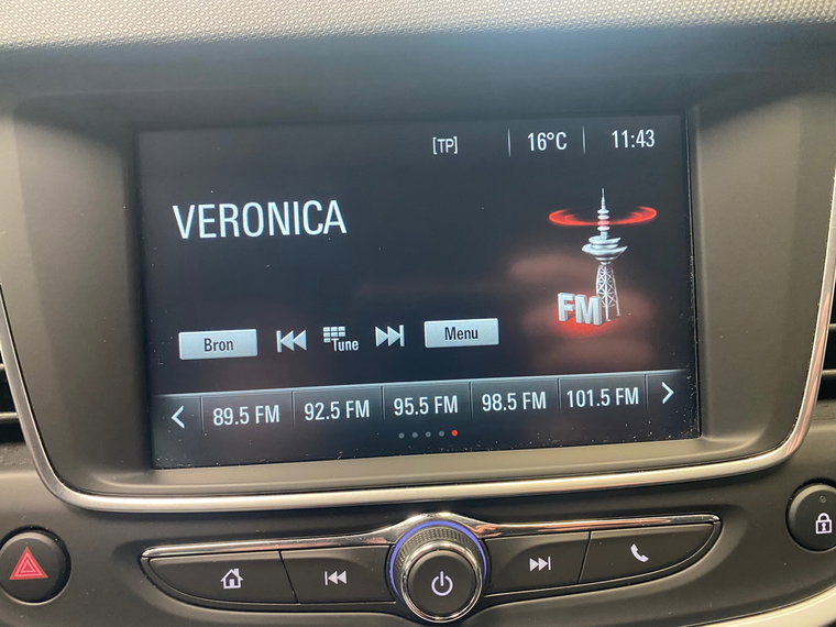 Vehicle Image 25