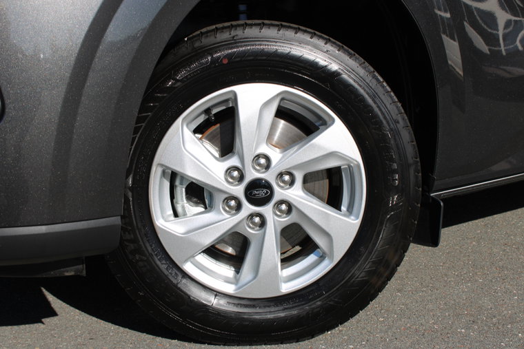 Vehicle Image 5