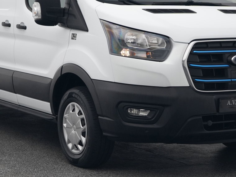Vehicle Image 17