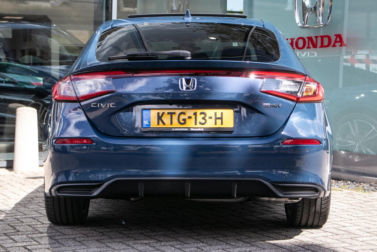Vehicle Image 13