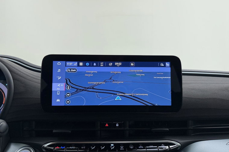 Vehicle Image 25