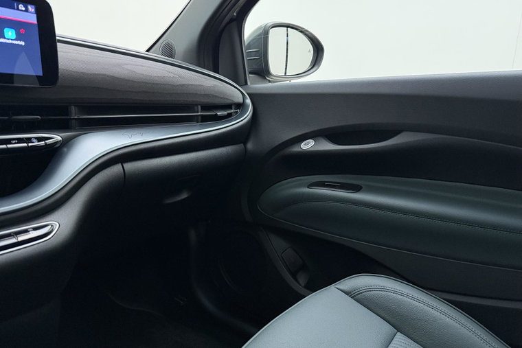 Vehicle Image 33