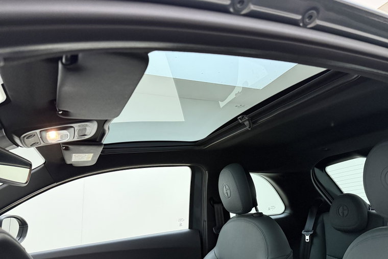 Vehicle Image 35
