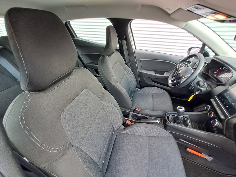 Vehicle Image 12
