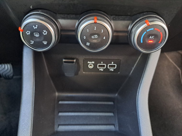 Vehicle Image 24