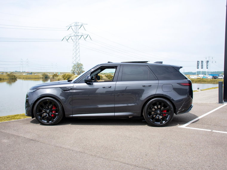 Vehicle Image 32