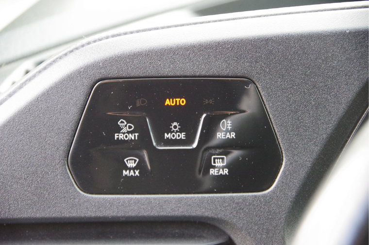 Vehicle Image 28