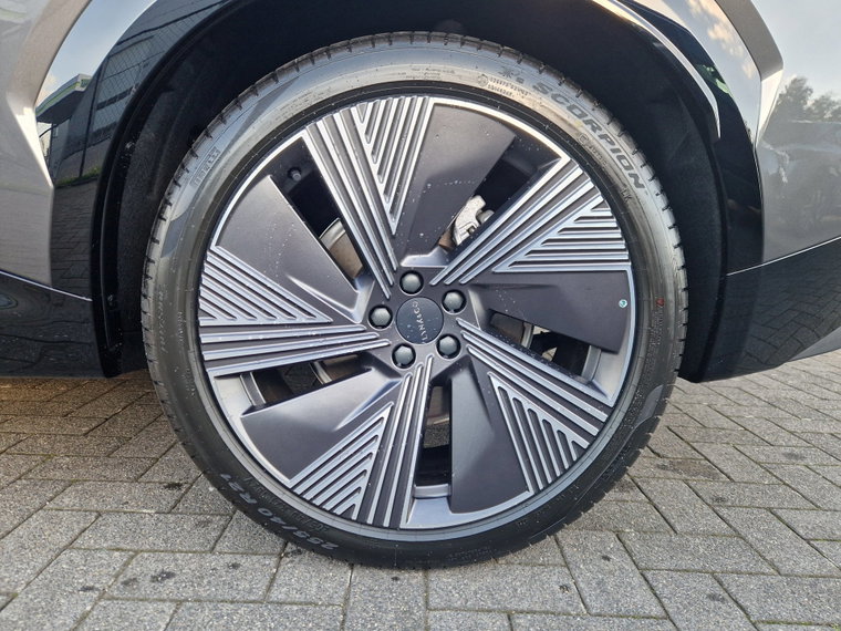 Vehicle Image 39