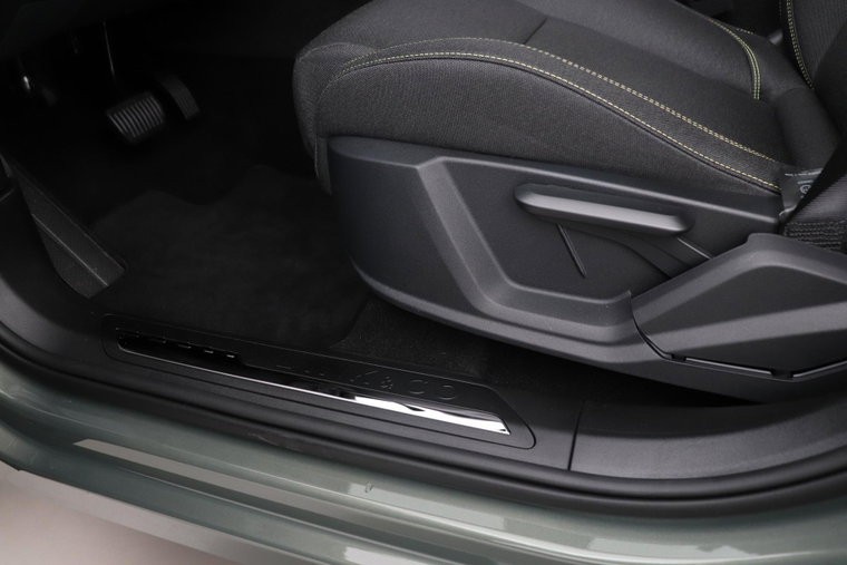 Vehicle Image 36