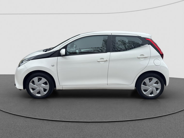 Vehicle Image 7