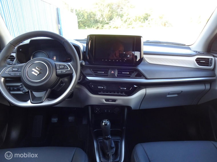 Vehicle Image 10