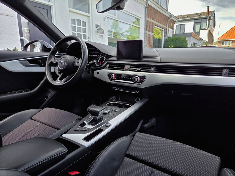 Vehicle Image 19