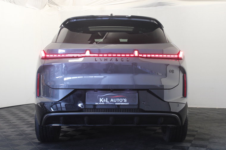 Vehicle Image 8