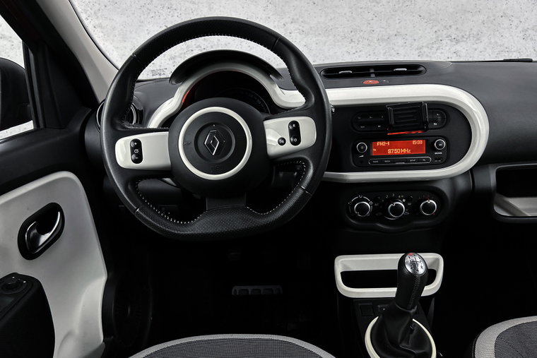 Vehicle Image 12