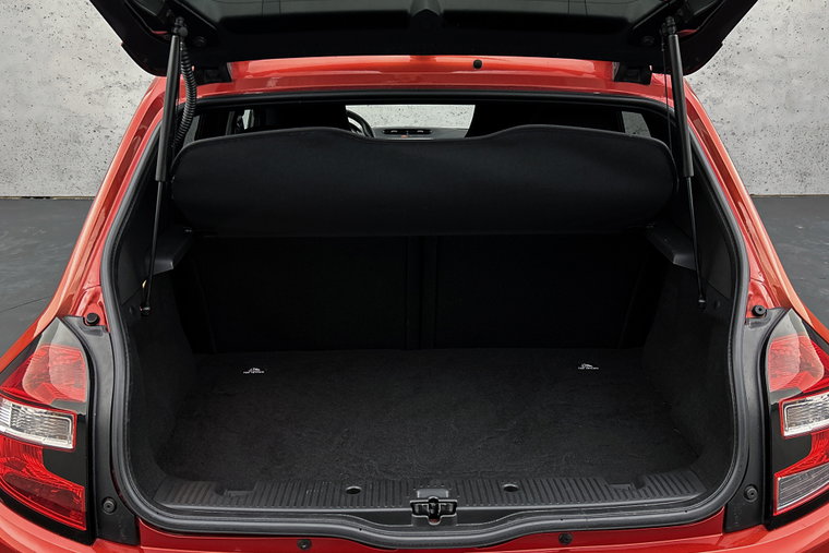Vehicle Image 16