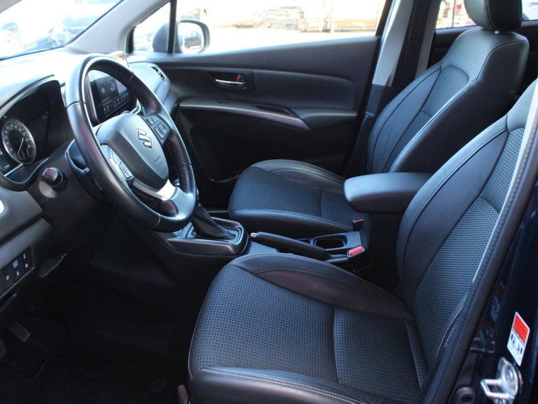 Vehicle Image 9