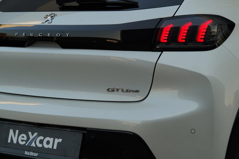 Vehicle Image 24