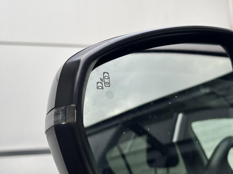 Vehicle Image 43