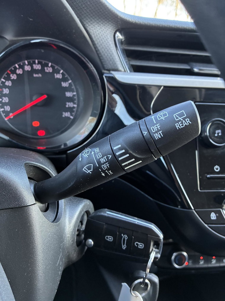 Vehicle Image 28
