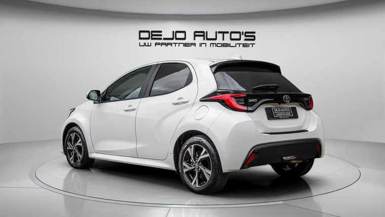 Vehicle Image 6