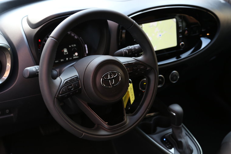 Vehicle Image 10