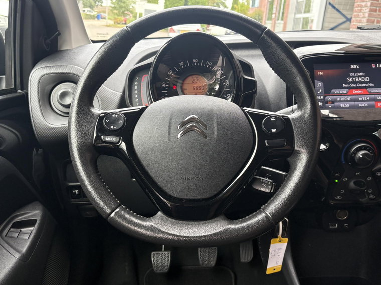 Vehicle Image 14