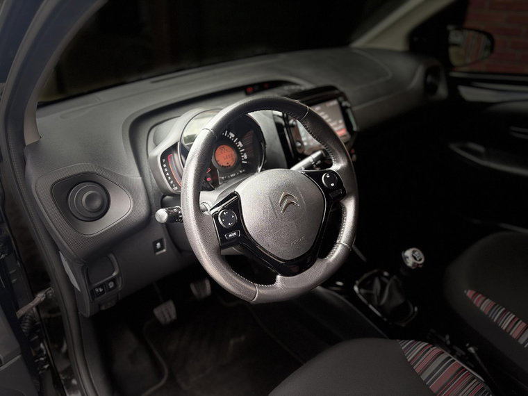 Vehicle Image 15
