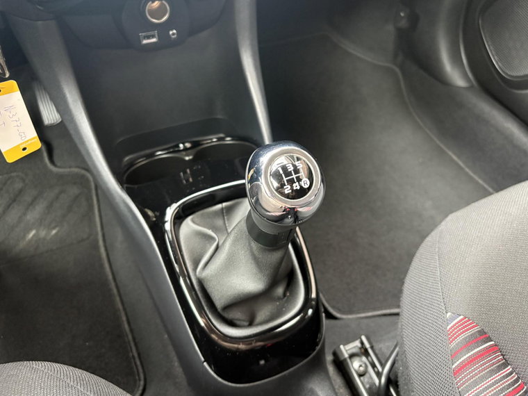 Vehicle Image 23