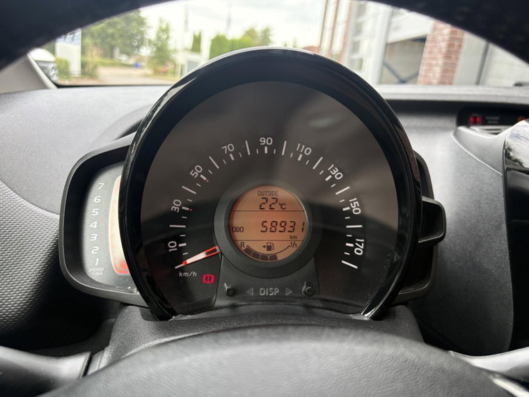 Vehicle Image 24