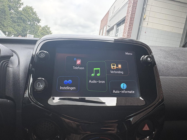 Vehicle Image 28