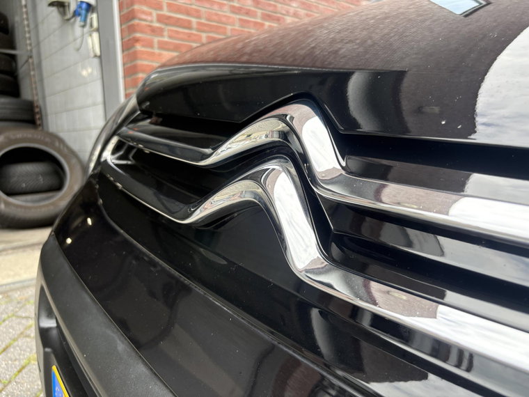 Vehicle Image 37