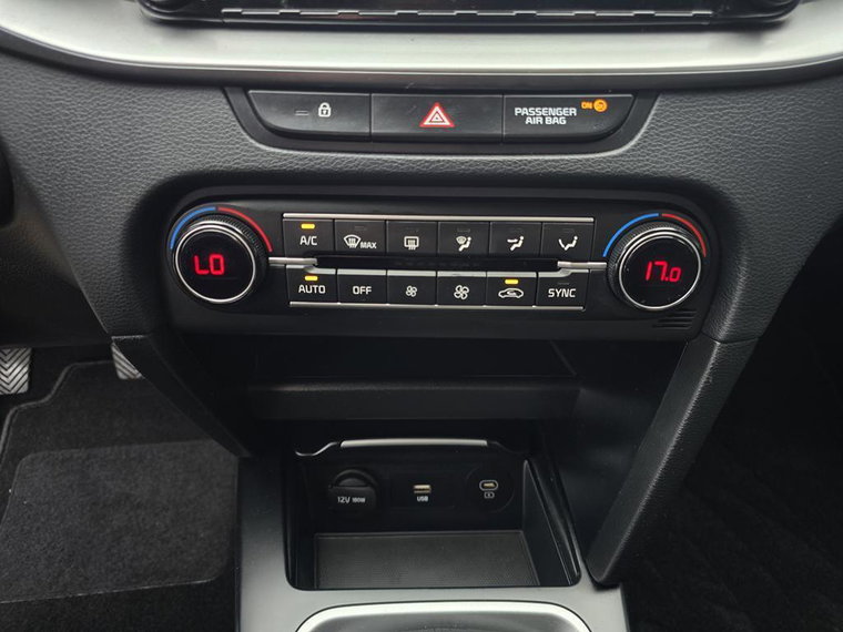 Vehicle Image 23
