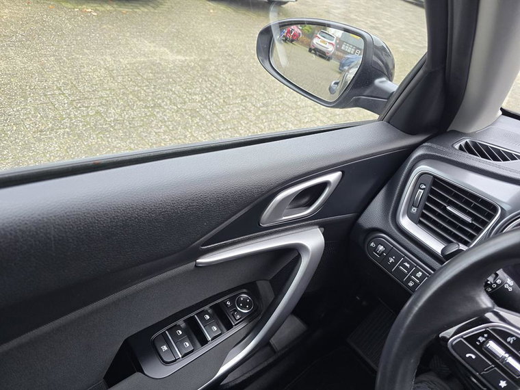 Vehicle Image 27