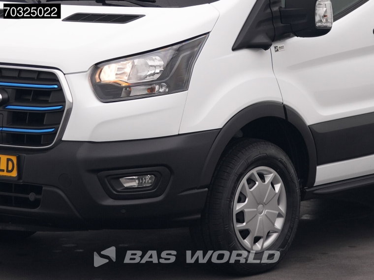 Vehicle Image 39
