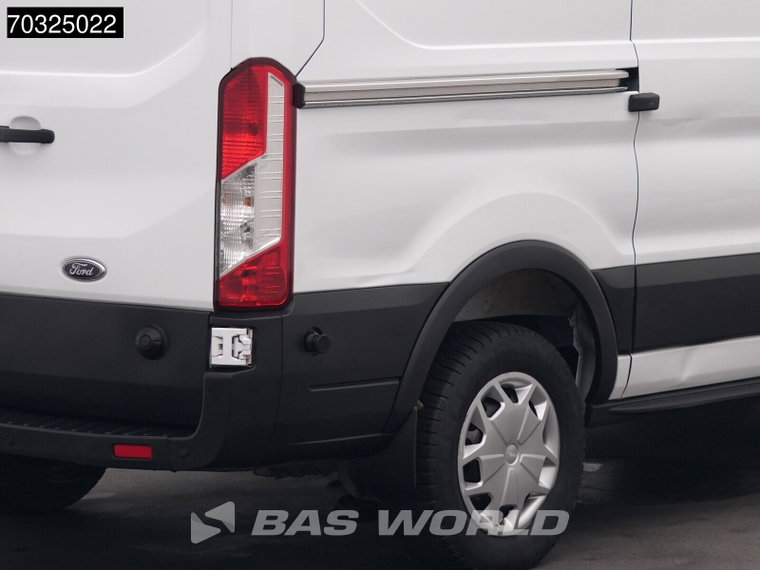 Vehicle Image 40