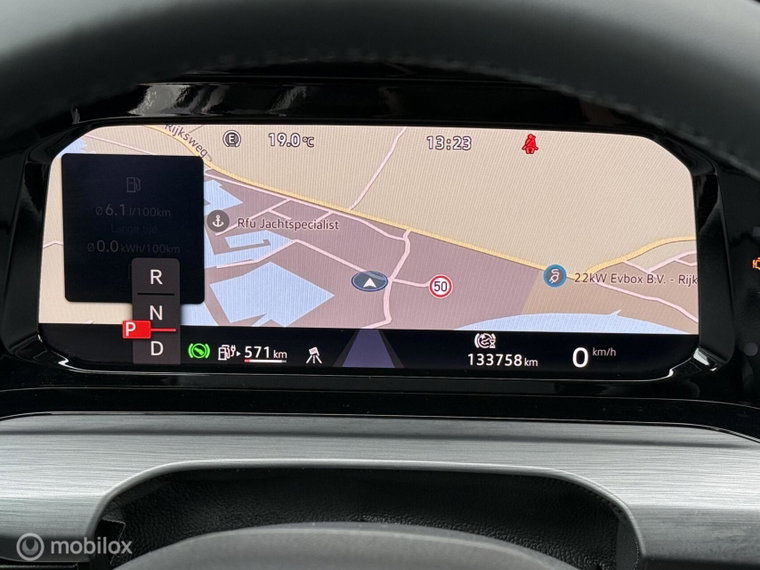 Vehicle Image 13