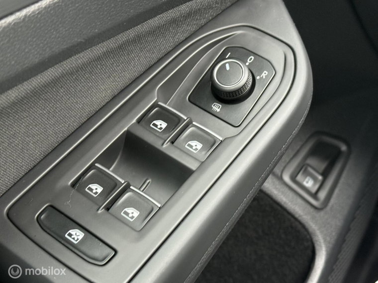 Vehicle Image 48
