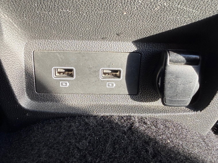 Vehicle Image 28