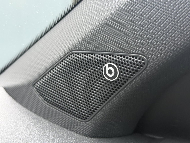 Vehicle Image 35