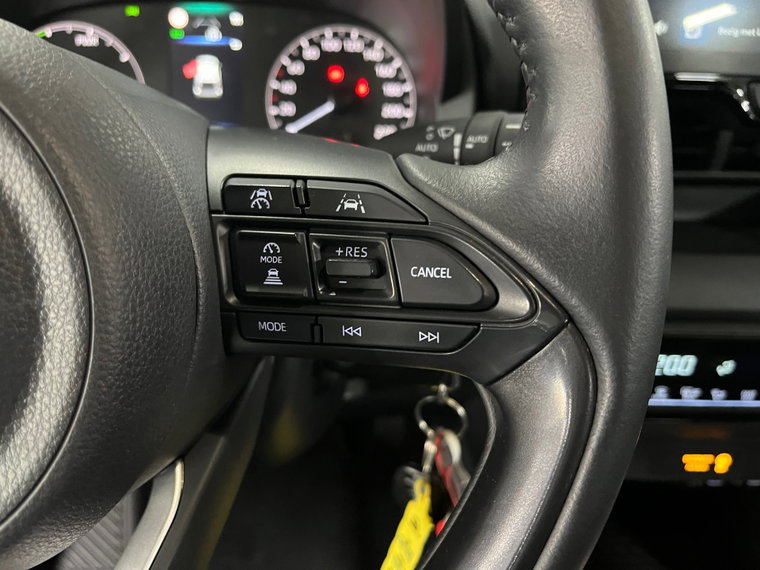 Vehicle Image 24