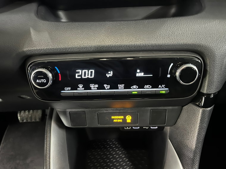 Vehicle Image 25