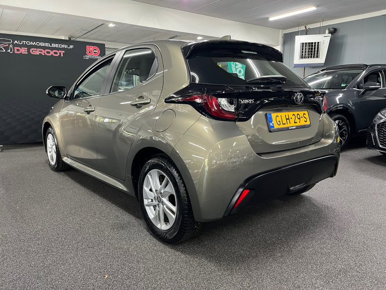 Vehicle Image 9