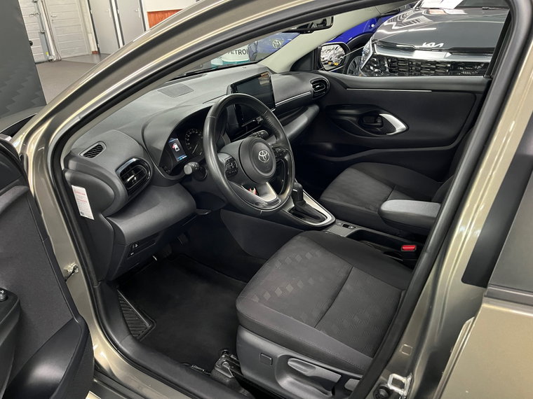Vehicle Image 11