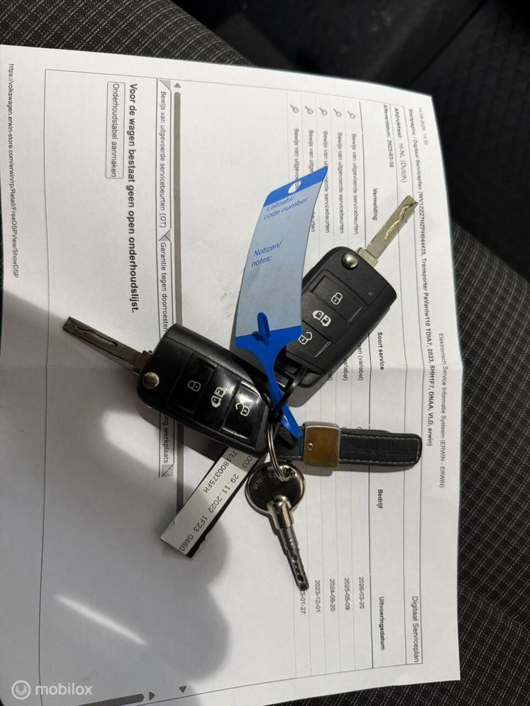 Vehicle Image 25