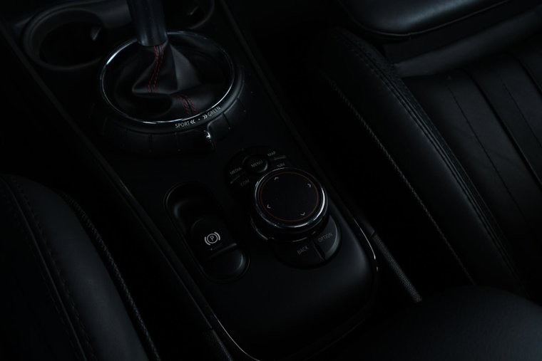 Vehicle Image 23